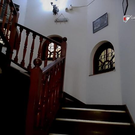 Ceylon Travel And Stay Lodge Battaramulla Dış mekan fotoğraf