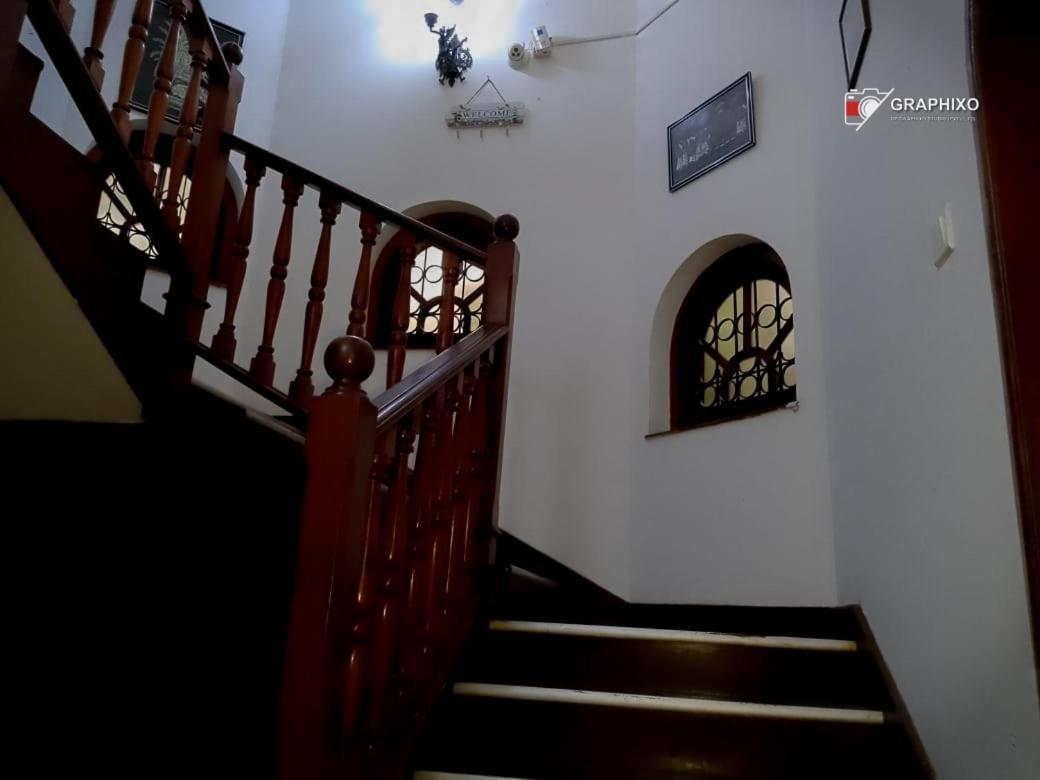 Ceylon Travel And Stay Lodge Battaramulla Dış mekan fotoğraf