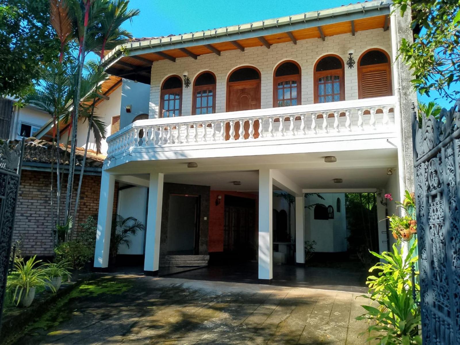 Ceylon Travel And Stay Lodge Battaramulla Dış mekan fotoğraf